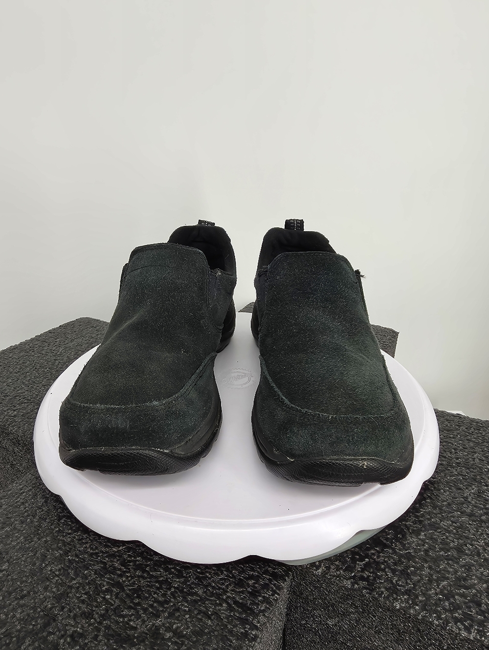 L.L. Bean Women’s 7 Black Suede Comfort Mocs Slip On Hiking Shoes - Picture 2 of 7
